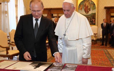 Russian President Vladimir Putin Pays Tribute to Pope Francis Following His Passing on Easter Monday